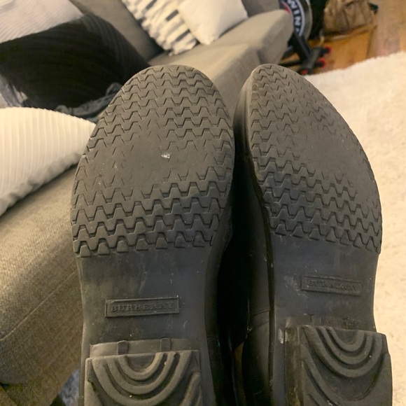 Burberry rain boots - Picture 7 of 12